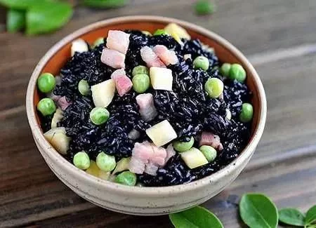 广西三月三传统的美味特色小吃
